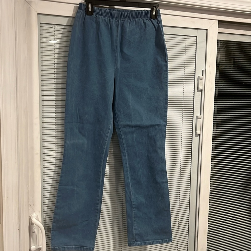 Denim& co pull on jeans, NWOT, size medium, 96%cotton, 4% spandex